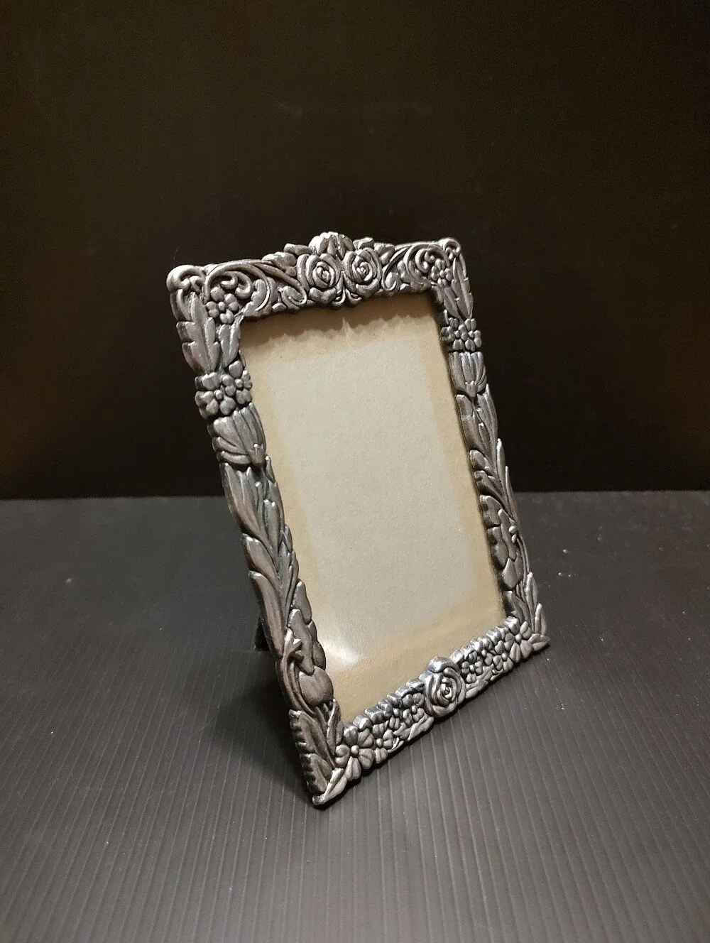 🌹🩶🌹Darling Vintage 90's Pewter Rose Floral Tabletop Picture Frame